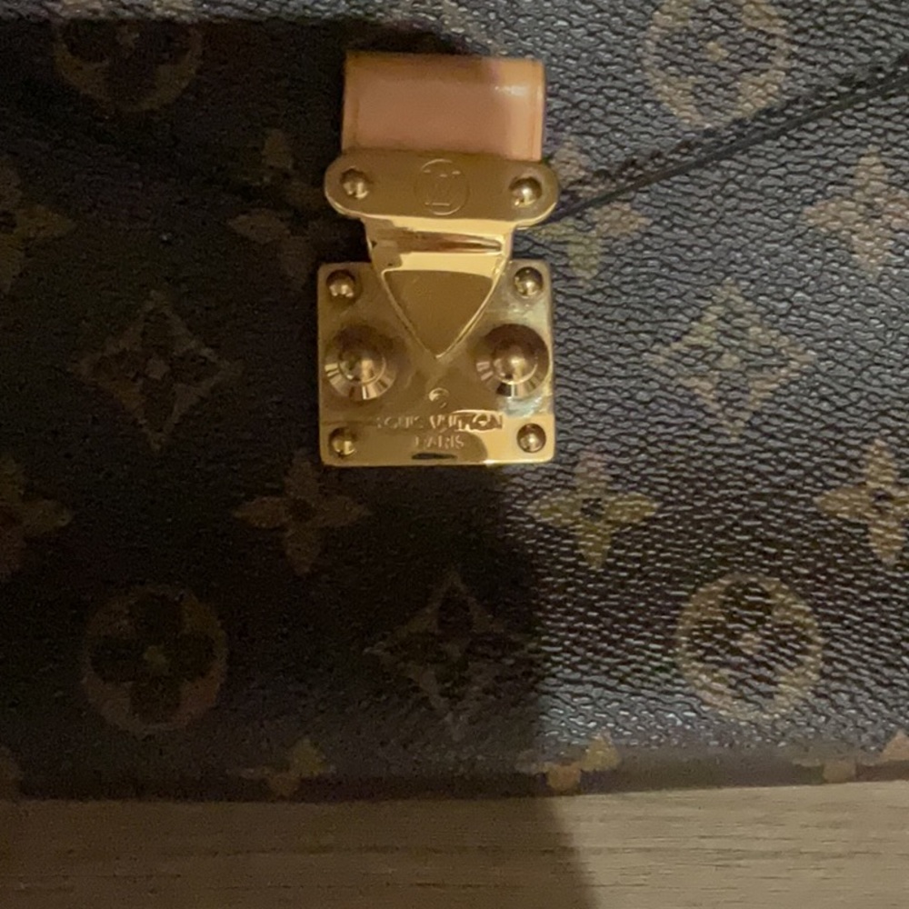 Louis Vuitton Classic Monogram Crossbody Bag - Picture 2 of 7